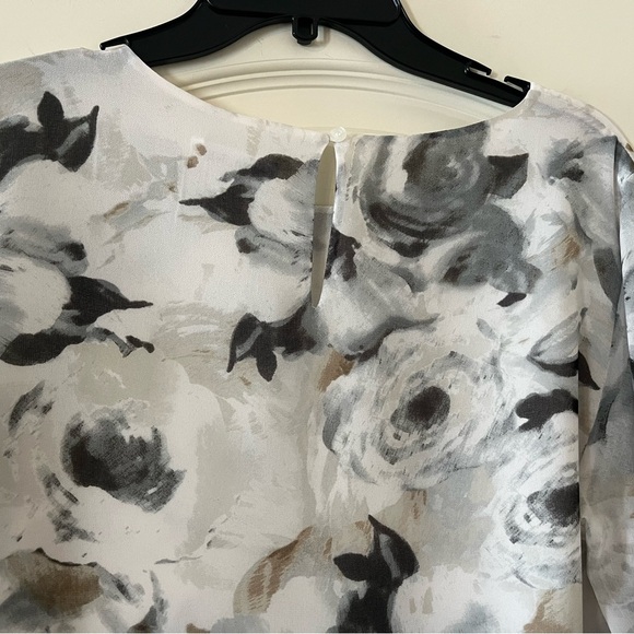 Calvin Klein Women's Floral Blouse - Black and Gray size Medium to Large - Picture 2 of 13